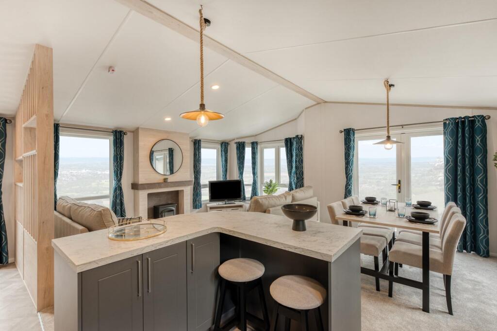 Kitchen/Diner/Lounge