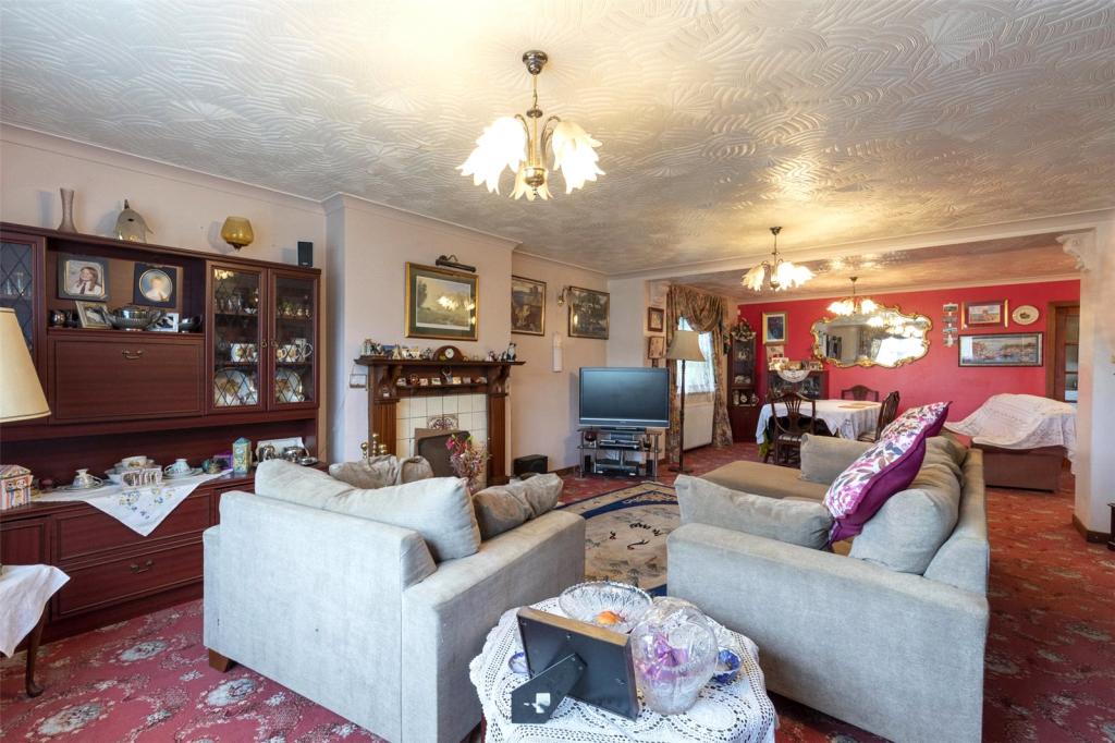 Sitting/Dining Room