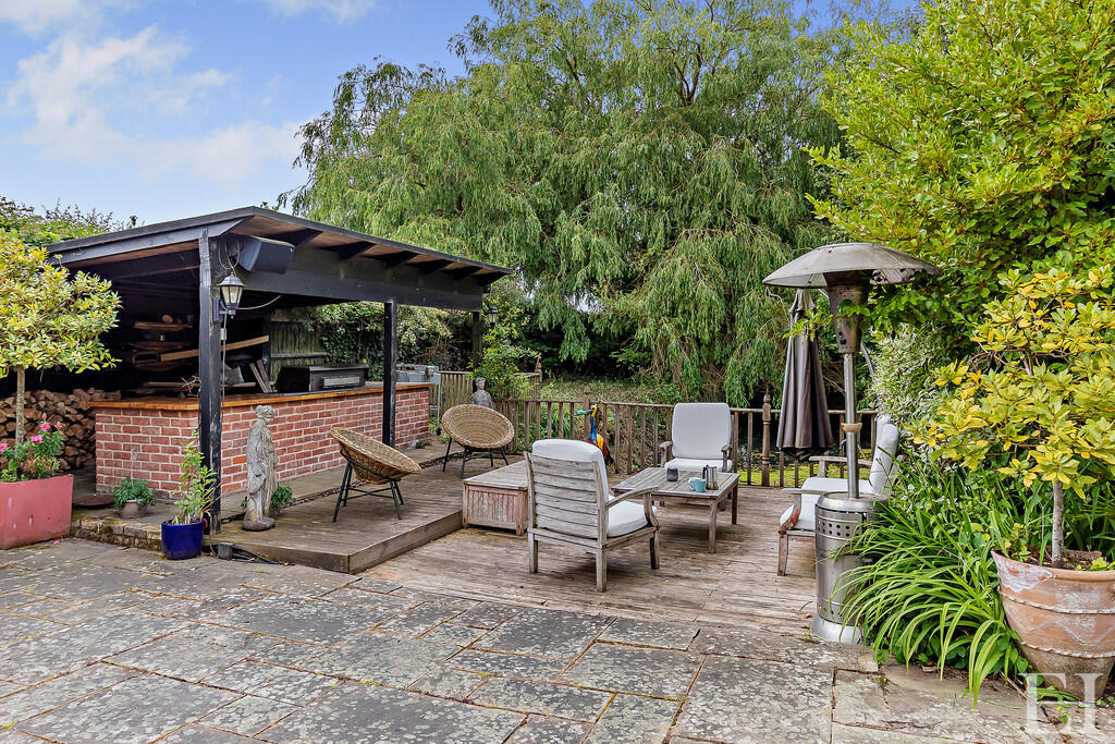 8648440-exteriorW...