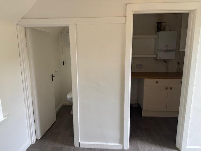 Cloakroom/wc