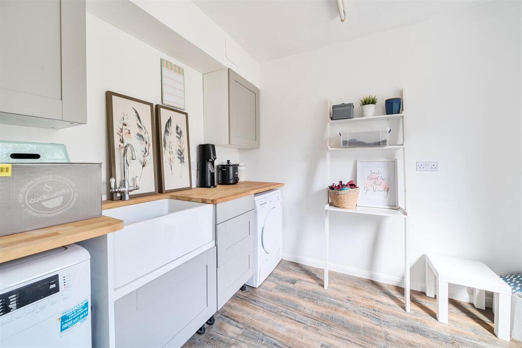 39 Hillside Avenue, Silverstone (5).jpg