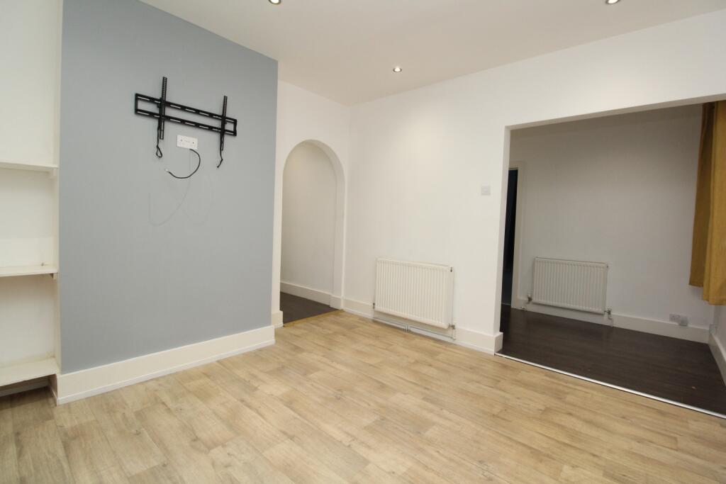Lounge to Hall