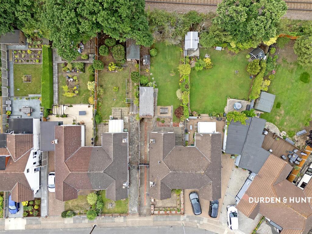 Woodhall Crescent