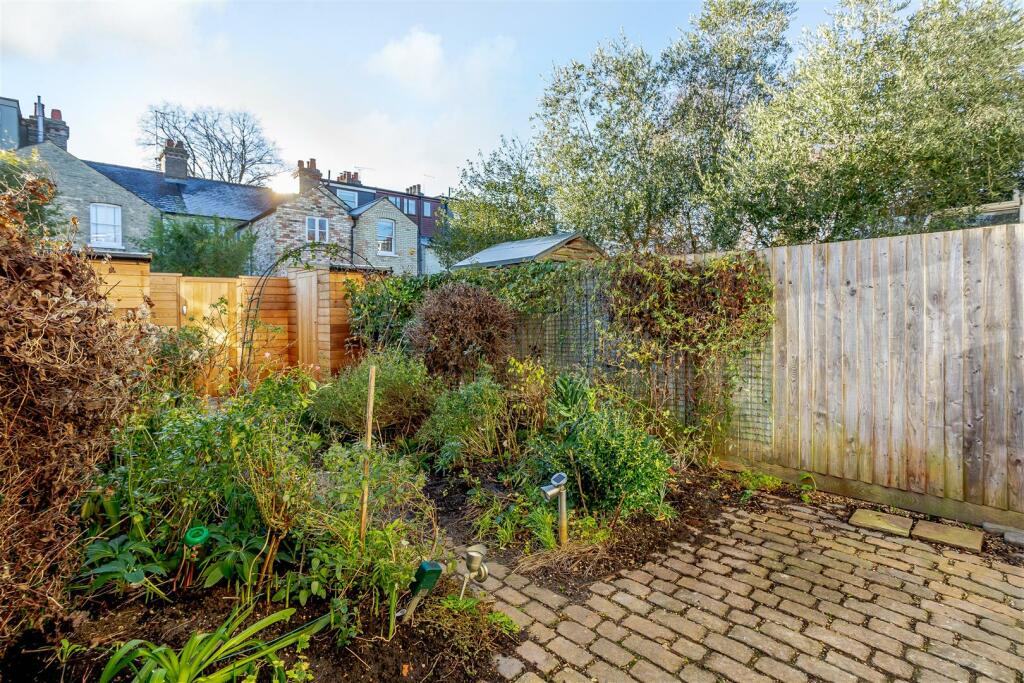 Exterior garden 2 MR42.jpg