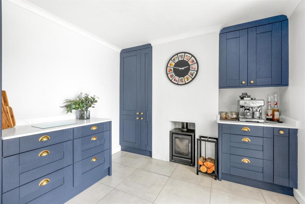 26 Southfield Road, HP13 5LA-3.jpg