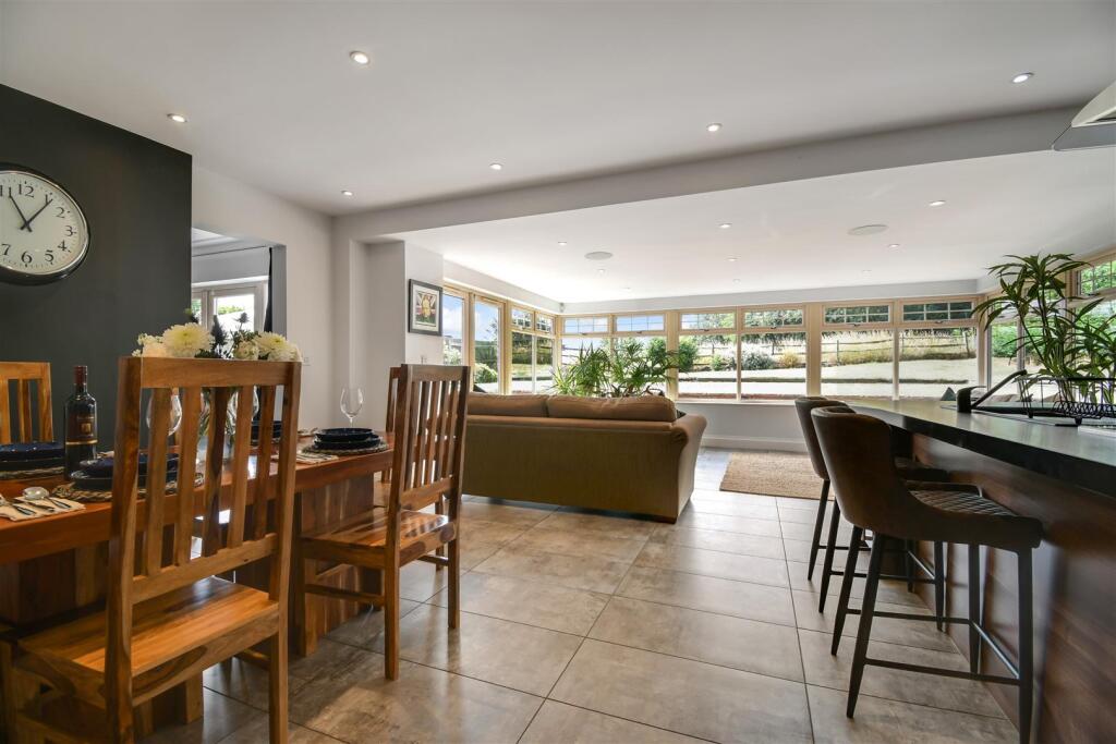 Kitchen diner