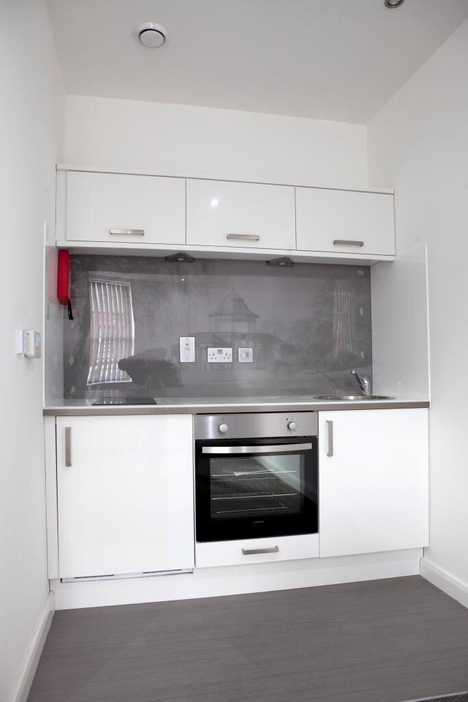 the Vic - Room 3 (5)