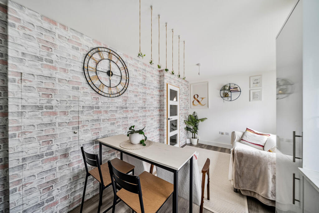 1392951-11-69414d...