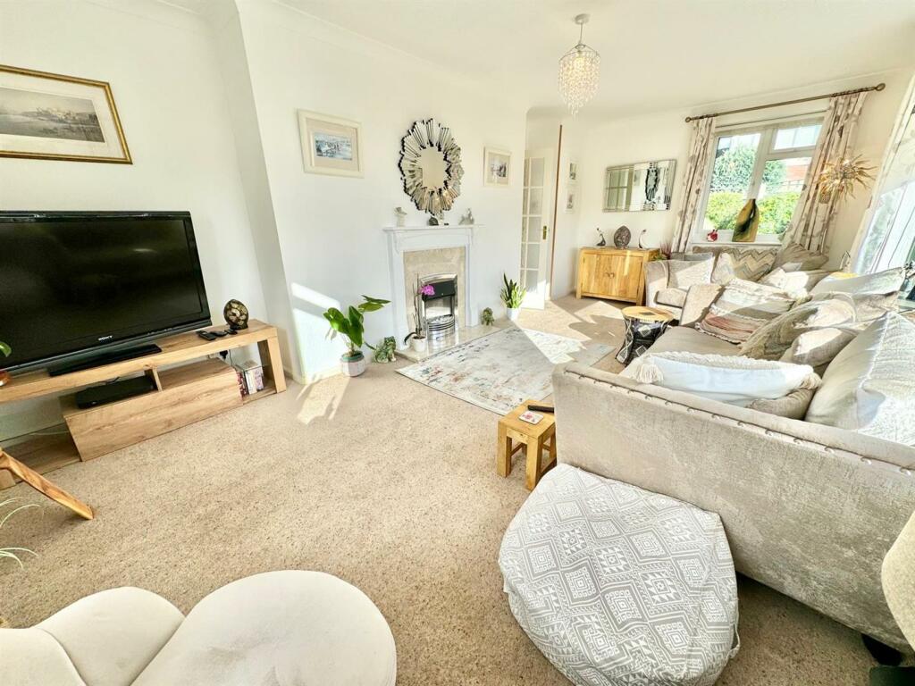 PHOTO-2024-10-30-18-09-09 (16).jpg