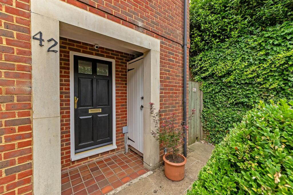 42GoldsmithsWay-14.jpg