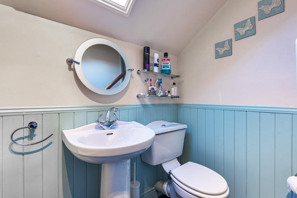 Second Floor Bath...
