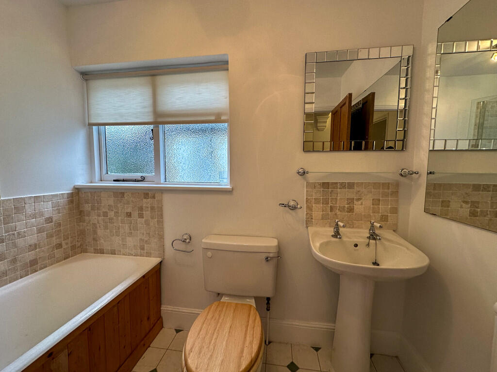 Bathroom (3)