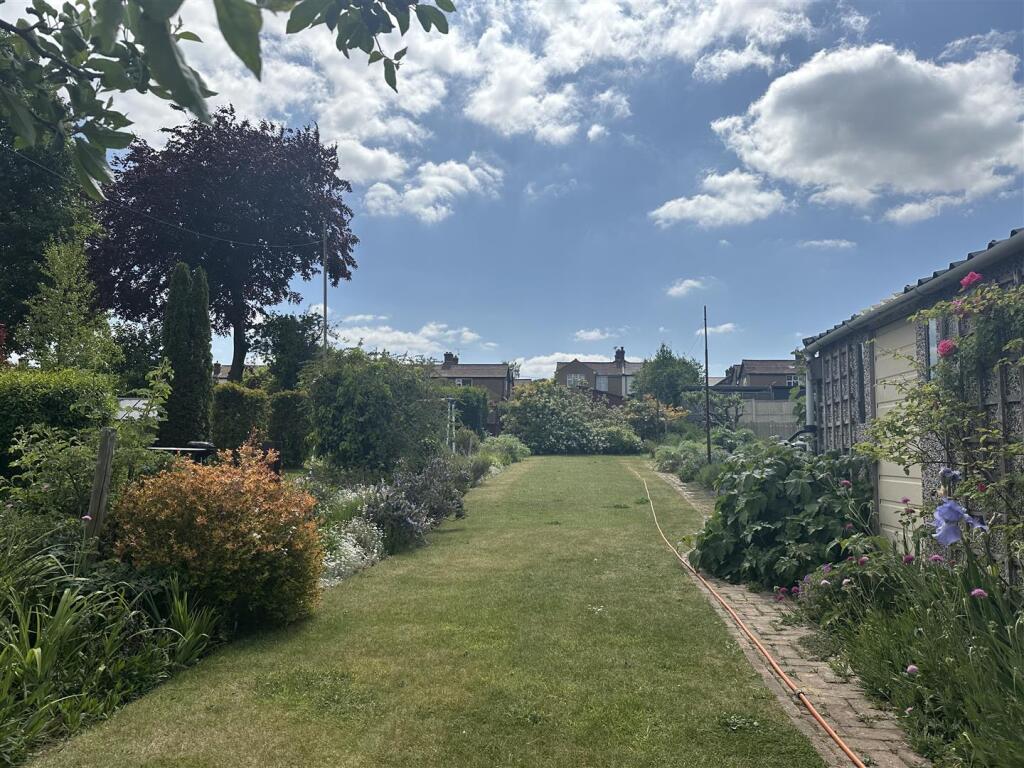 163 London Road 2.jpg