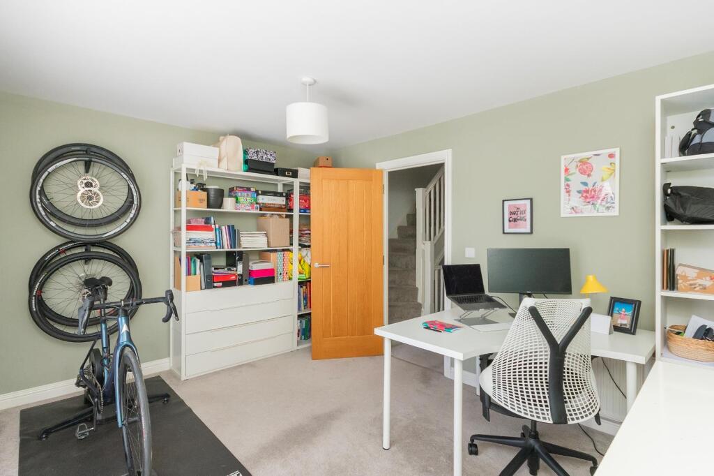 0S7FRBR - Bedroom J.jpg