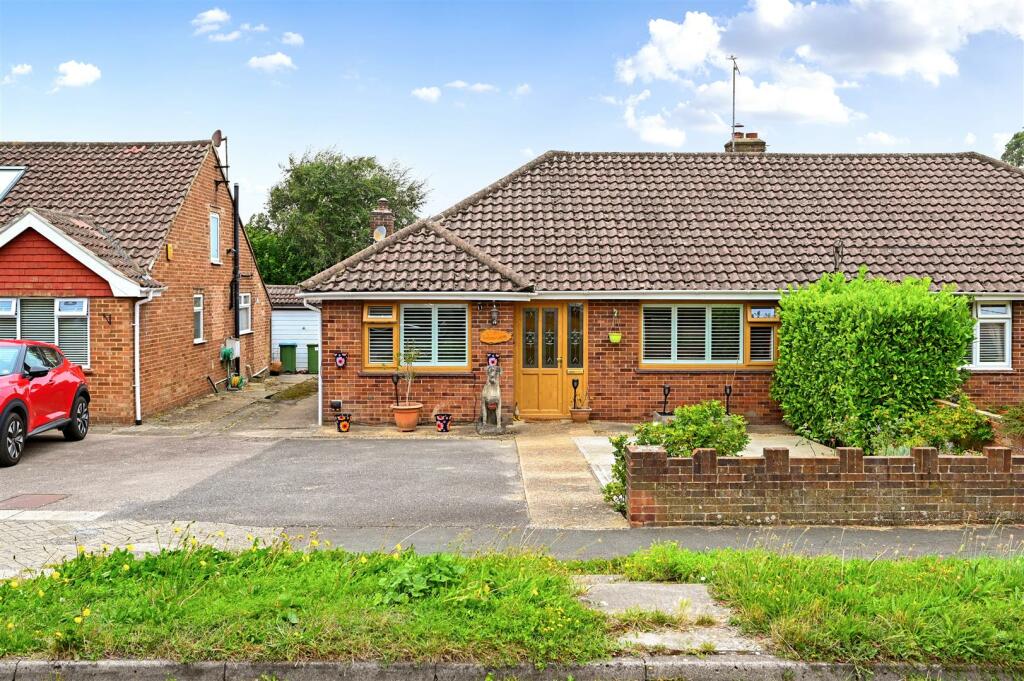 5 Wood Lane , Small dole, BN5 (23).jpg