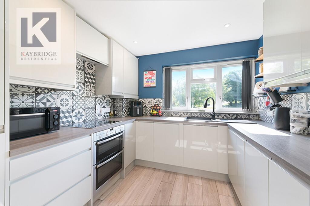 Dale View, Headley - KT18 6EH