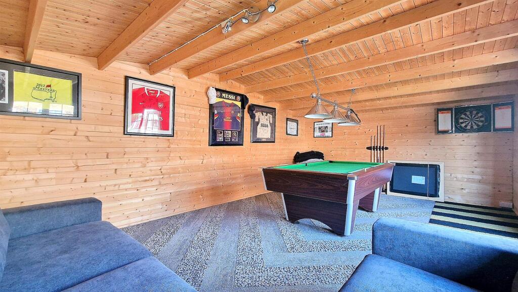 GAMES ROOM.jpg