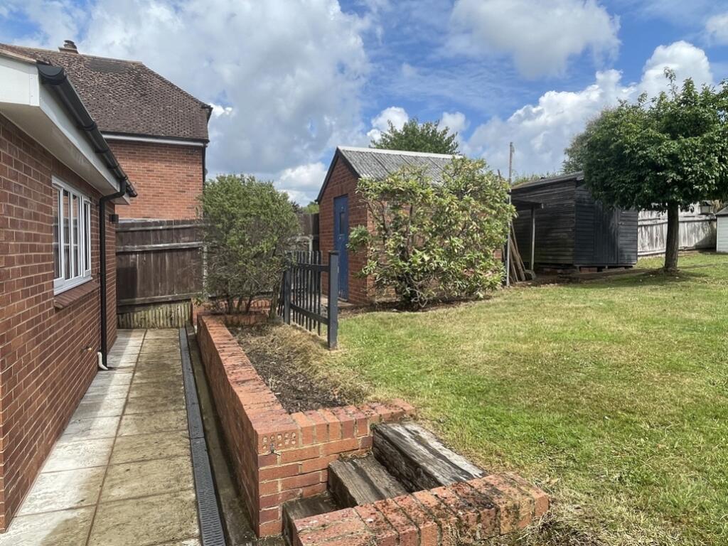 12 Roundhill Close, Exeter - rear garden1