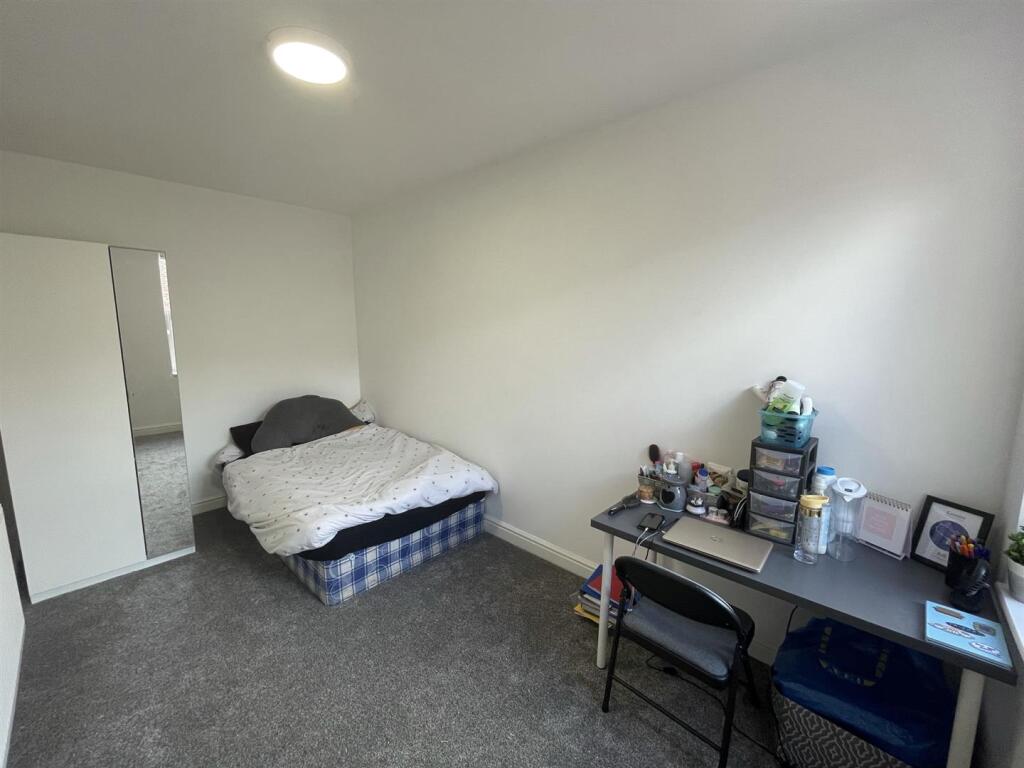 13ds.room2.JPG