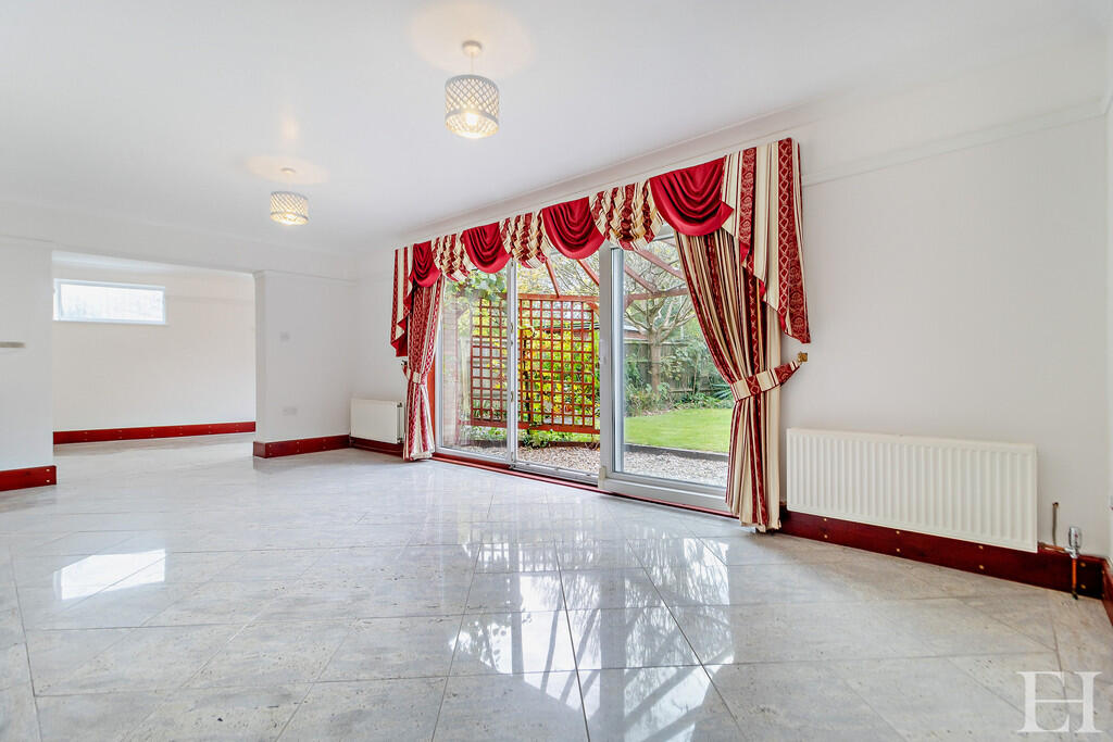 8626755-interiorW...