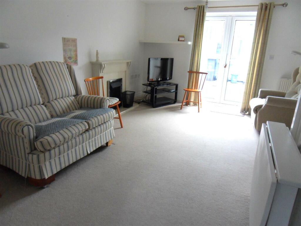 lounge.JPG