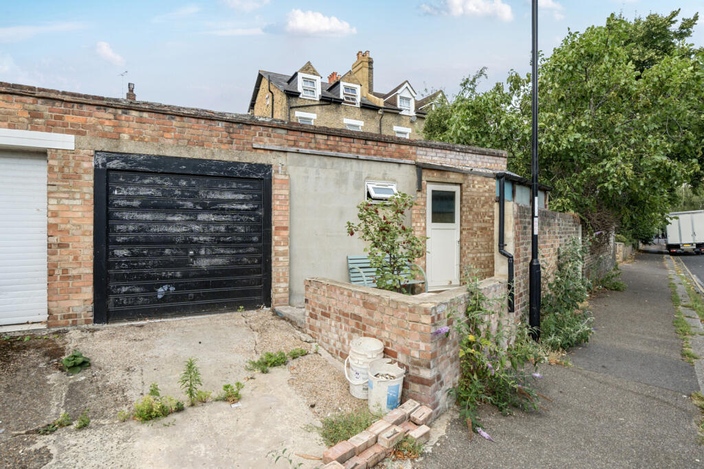 1323866-17-6874c9...