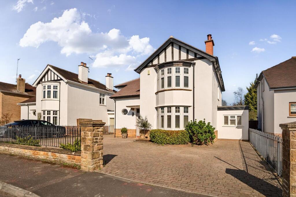 Clifford Avenue, Taunton