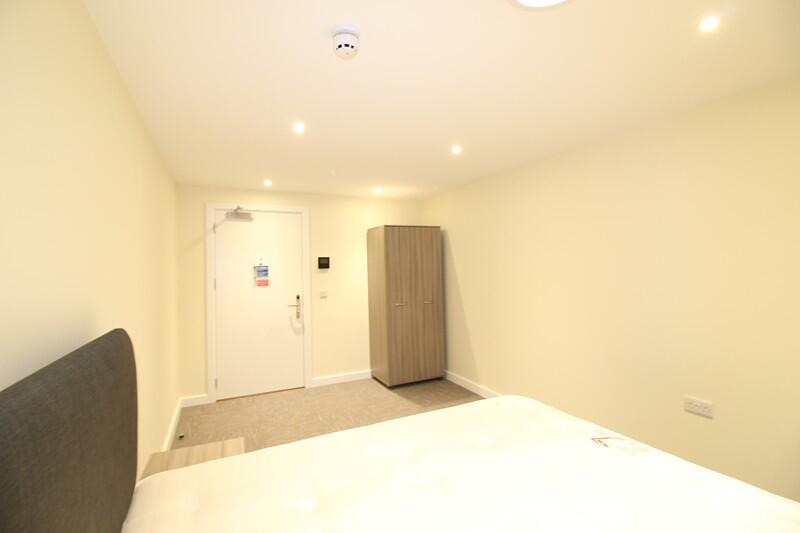 Bedroom Study Area (3)