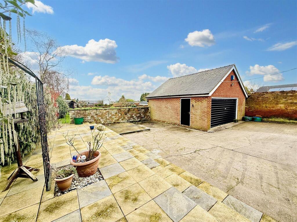 Detached Double Garage