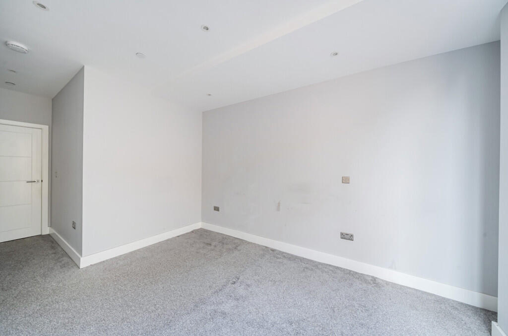 1349924-2-68c061f...