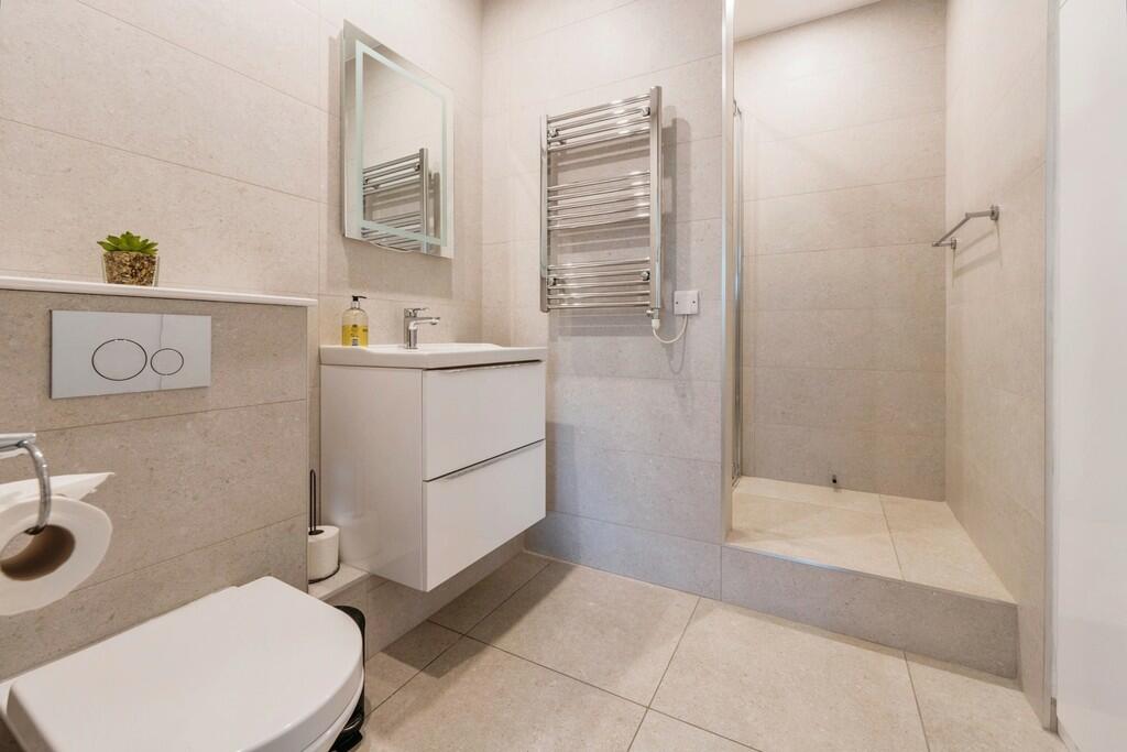 Ensuite Shower Ro...