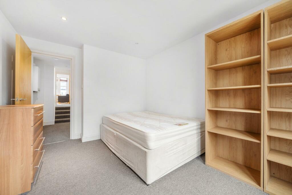 Bedroom 1 (2).jpg