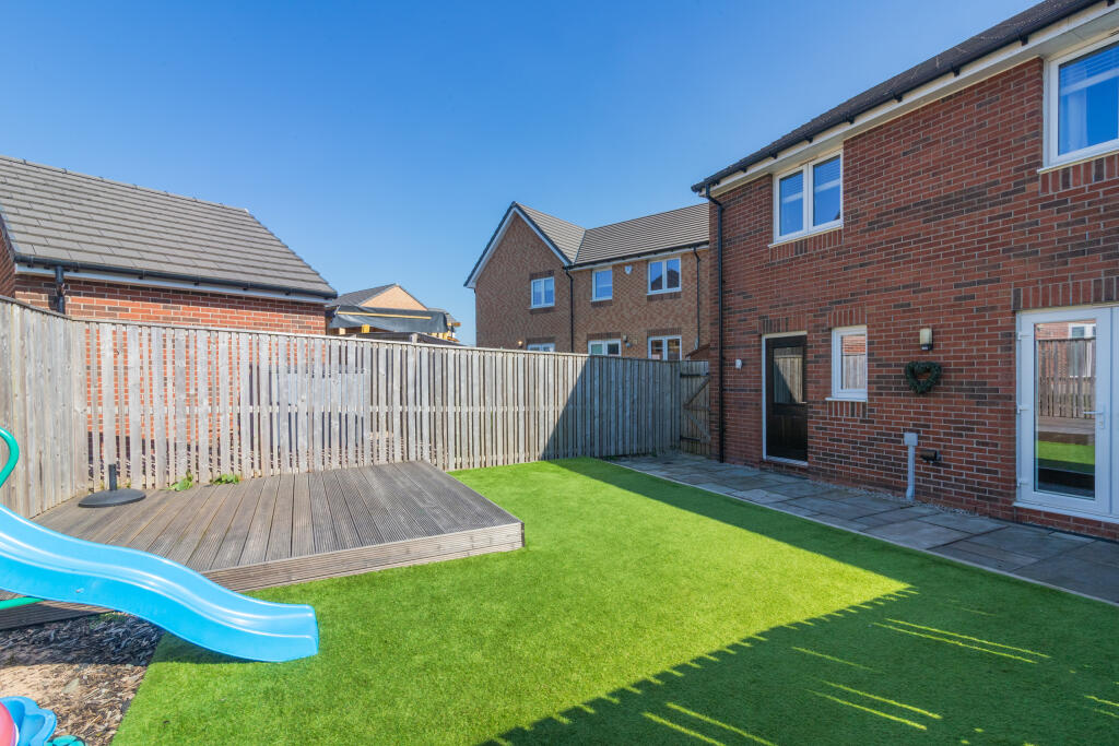 4 mill of cart way, Johnstone pa5 8fh L-36