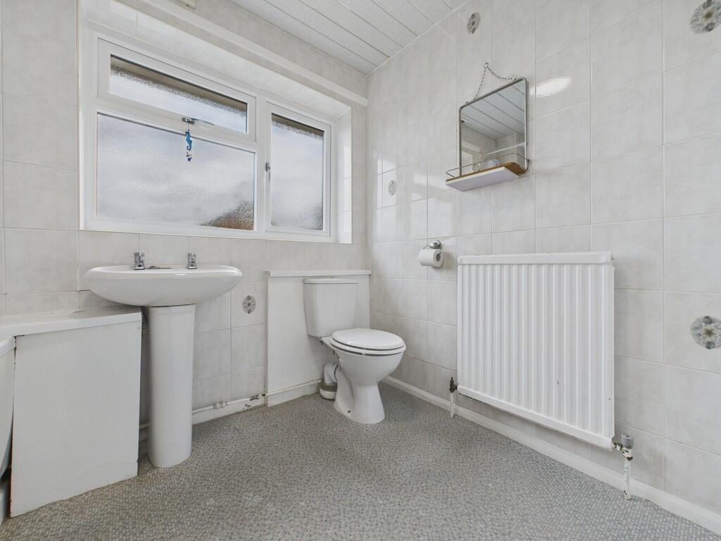 CAM04273G0-PR0182...