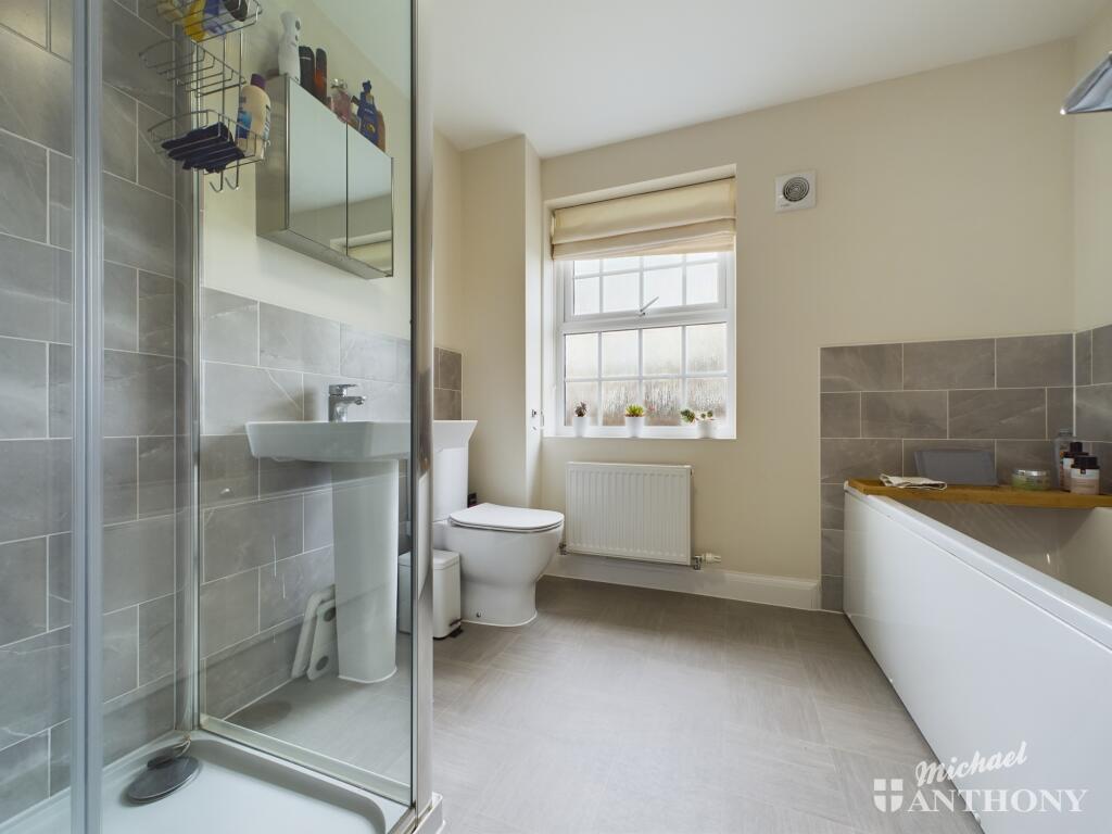 CAM02773G0-PR0093-STILL004