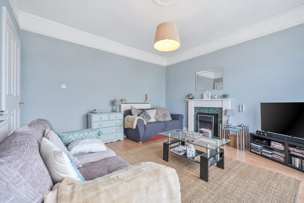 Living / Dining R...