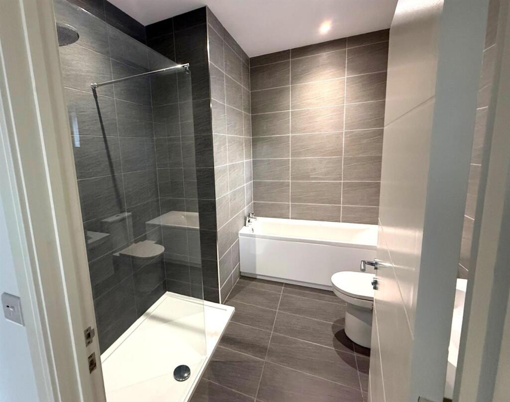 Coach House Bath.jpg