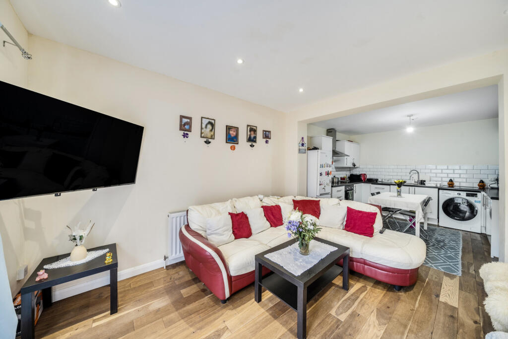 1363998-7-68e64c0...