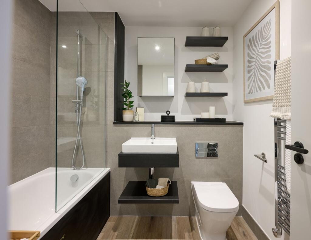 En-suite Bathroom