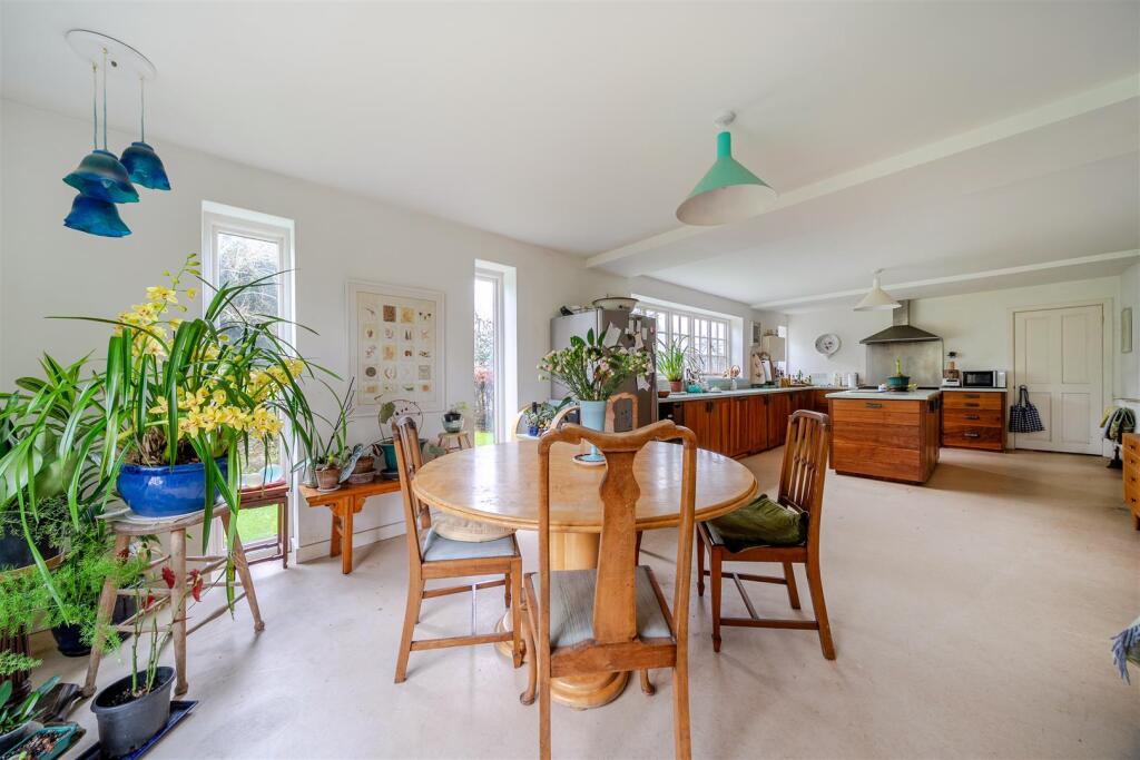 Kitchen/Breakfast Room