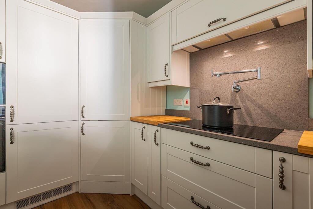 Heol Y Ddol 16-24.jpg