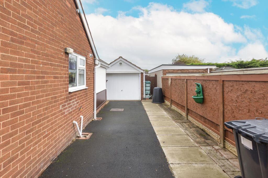 16 Glencoyne Drive-27