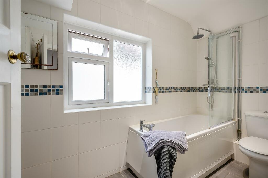 8584063-interior38.jpg