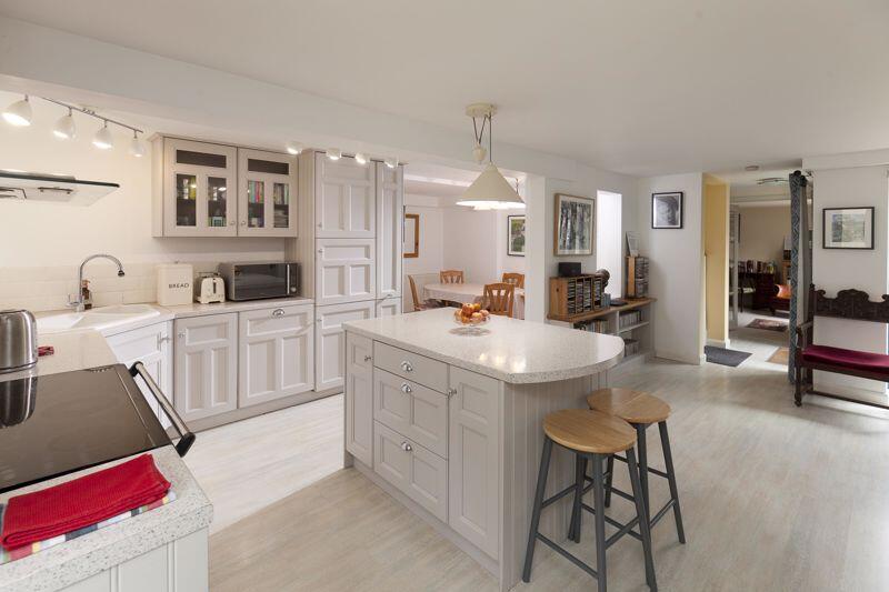 Kitchen / Dining Room (2)