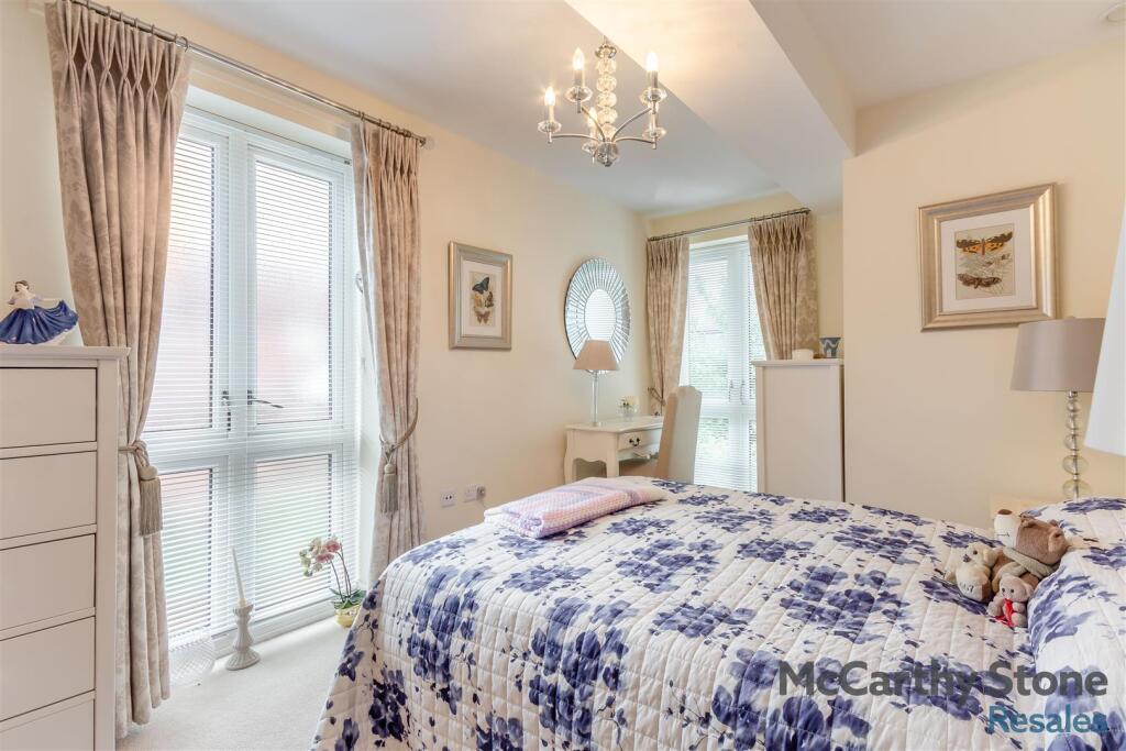 8666611-interior13.jpg