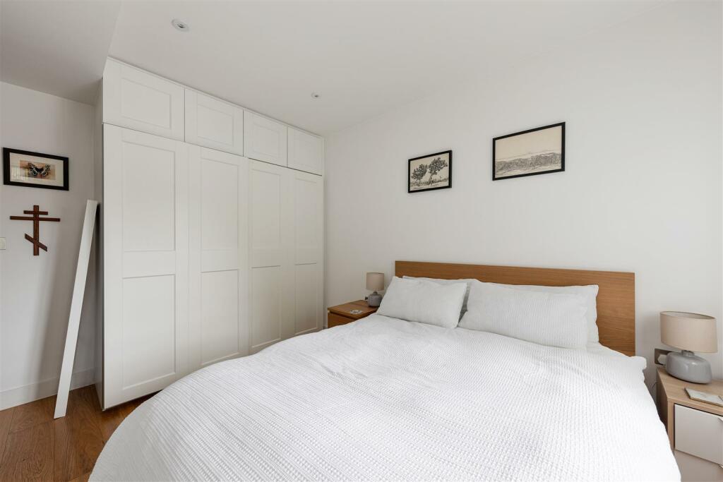 Robart House, E11