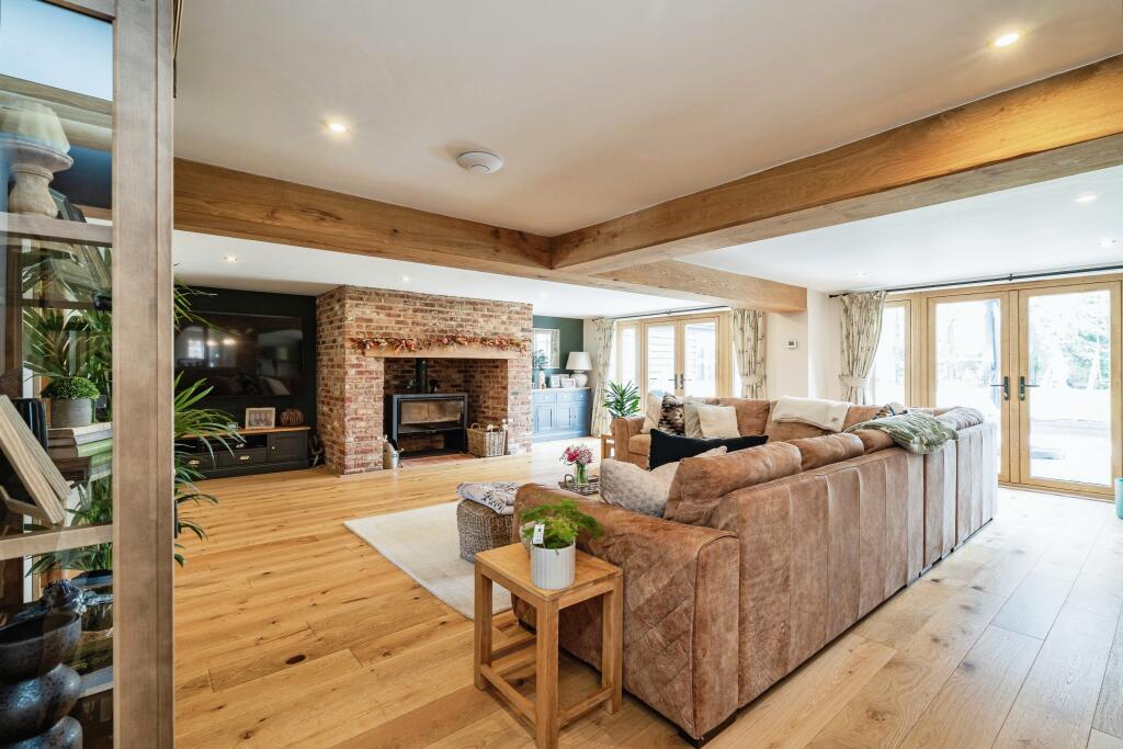 Lounge / Dining Room