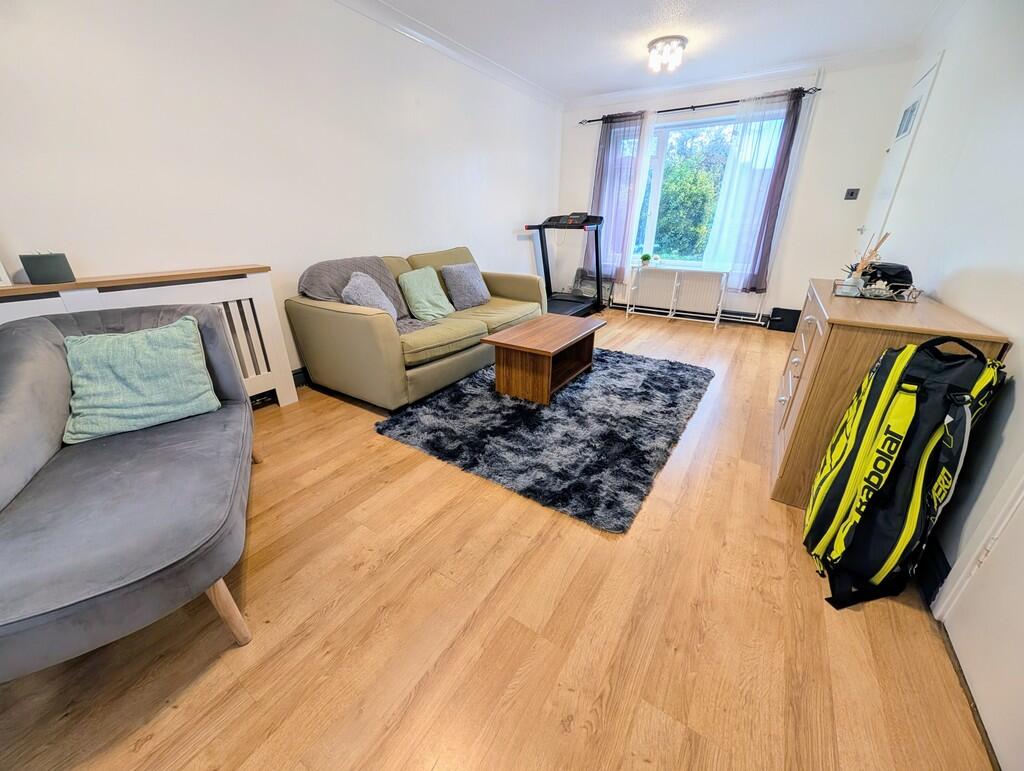 PXL_20251008_1015...