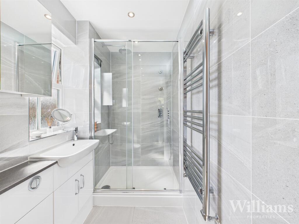 CAM04950G0-PR0124-STILL035 - Copy.jpg