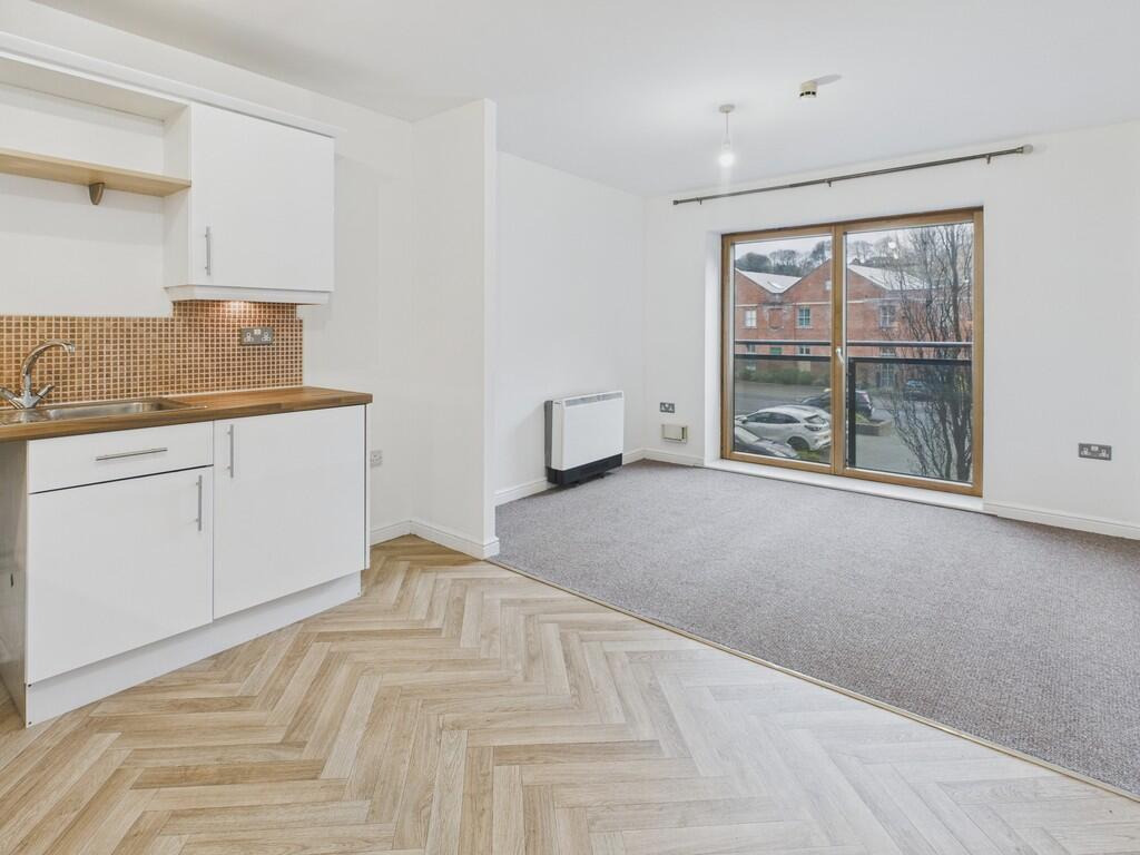 CAM04273G0-PR0225...